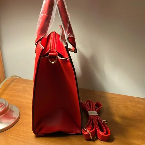 Red Quilted Women's Bag - Picture 6 of 7